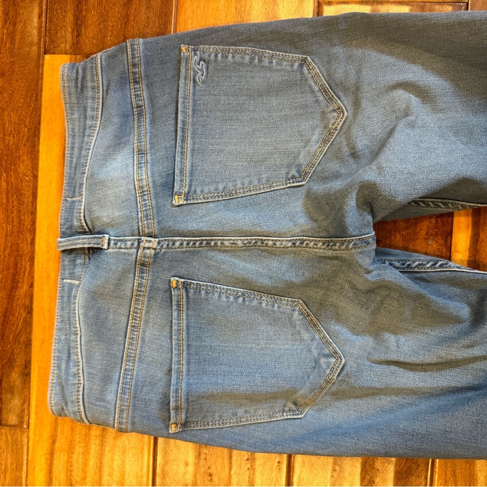 Hollister ripped skinny jeans
